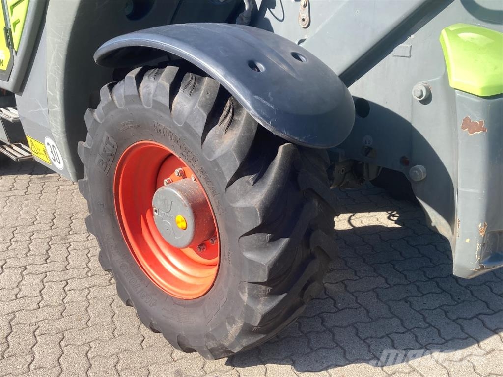 CLAAS Scorpion 9055 Varipower Plus ماكينات زراعية - غير ذلك