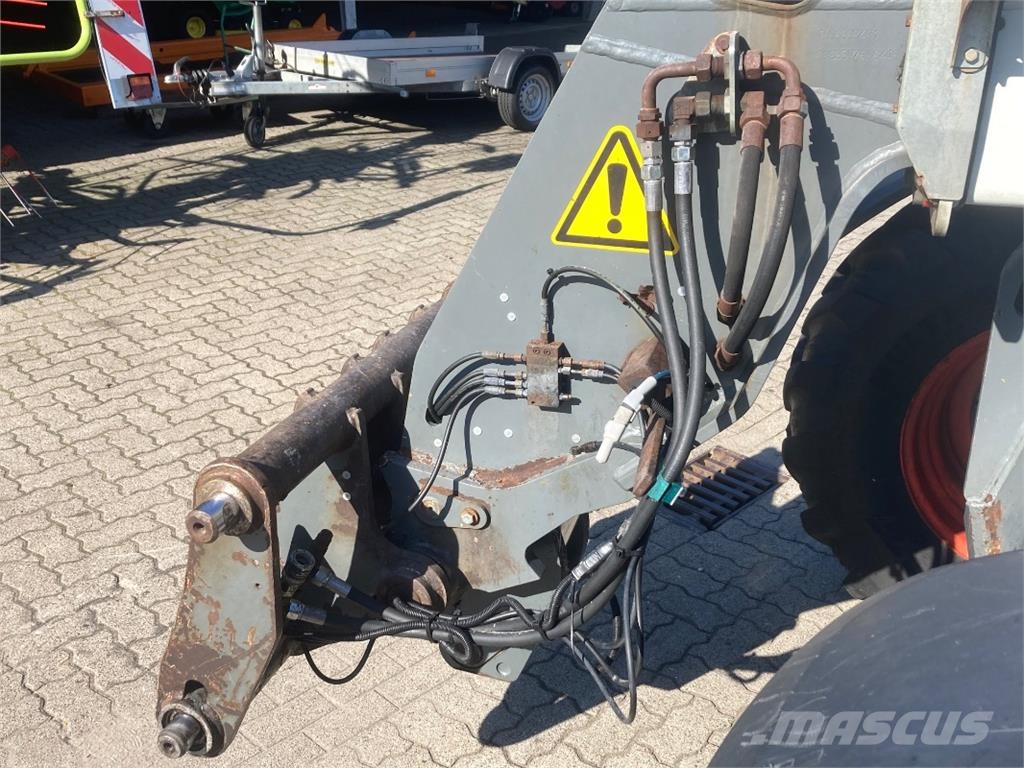 CLAAS Scorpion 9055 Varipower Plus ماكينات زراعية - غير ذلك