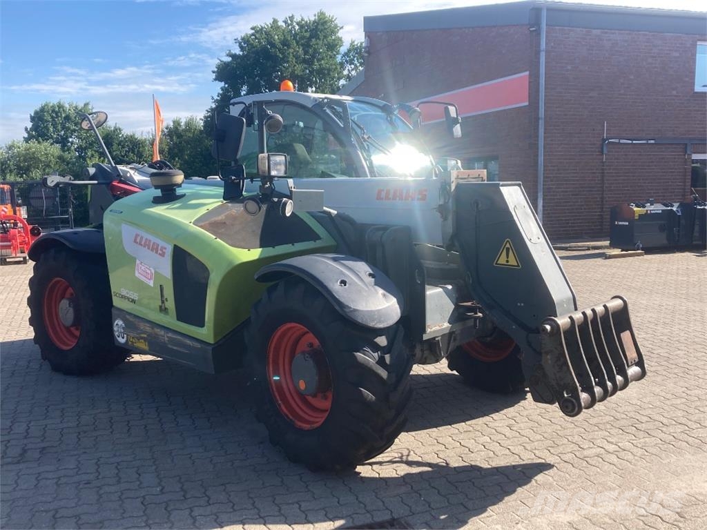 CLAAS Scorpion 9055 Varipower Plus ماكينات زراعية - غير ذلك