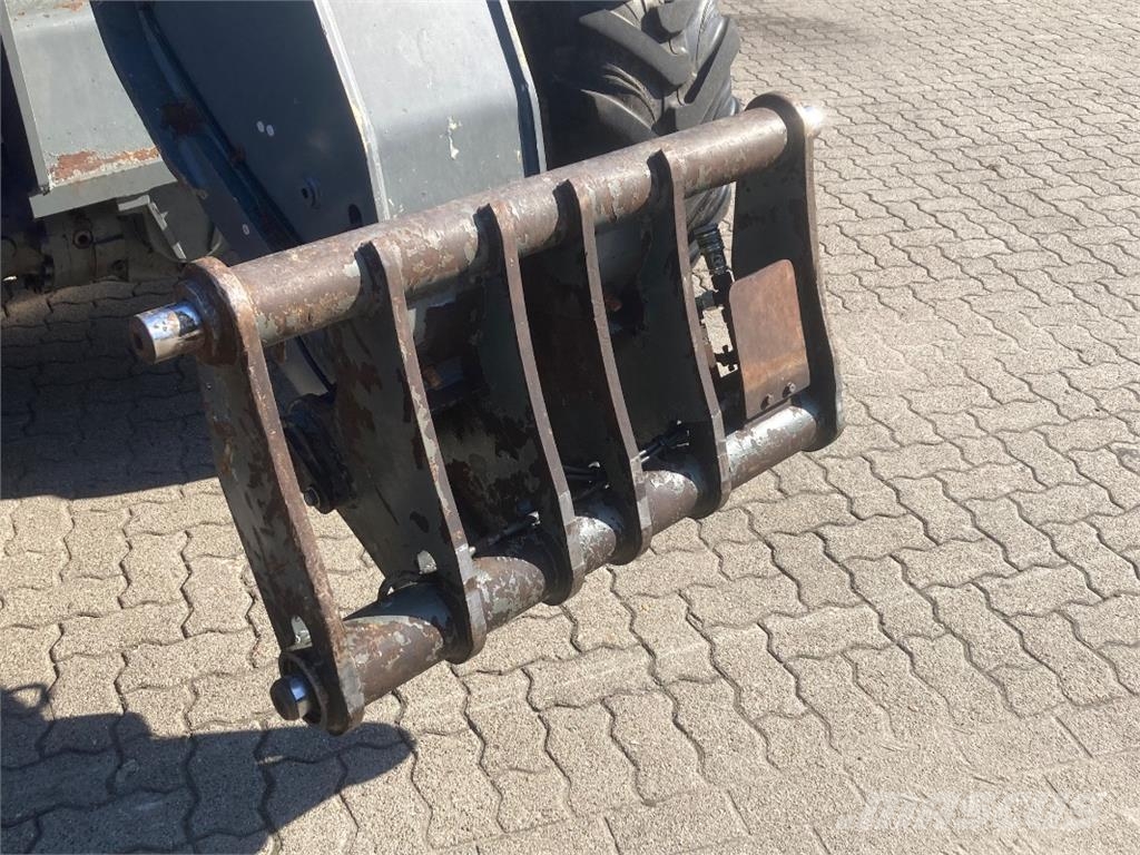 CLAAS Scorpion 9055 Varipower Plus ماكينات زراعية - غير ذلك