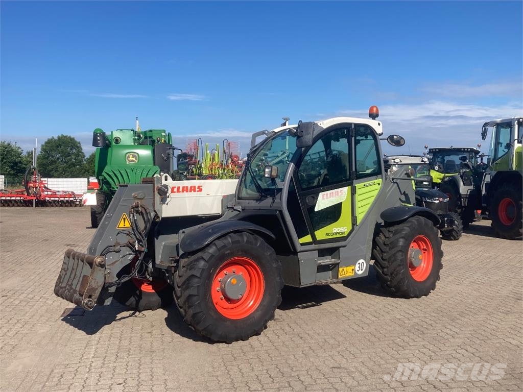 CLAAS Scorpion 9055 Varipower Plus ماكينات زراعية - غير ذلك