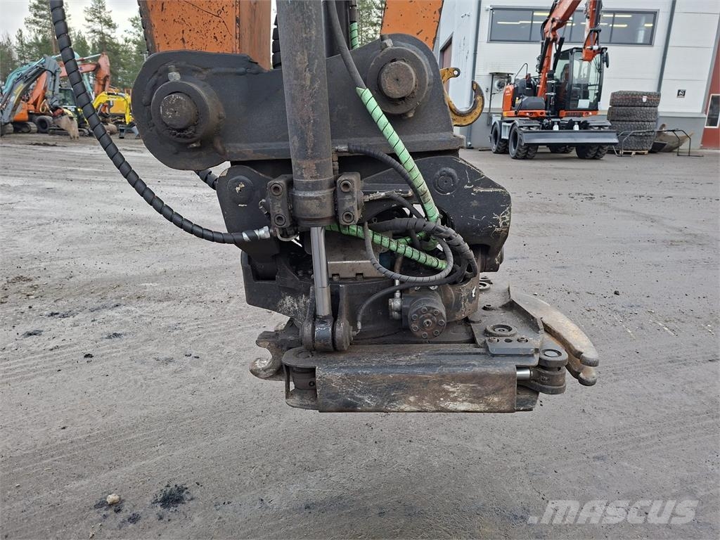 Doosan DX180LC PYÖRITTÄJÄLLÄ Raupenbagger