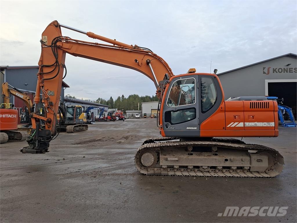 Doosan DX180LC PYÖRITTÄJÄLLÄ Raupenbagger