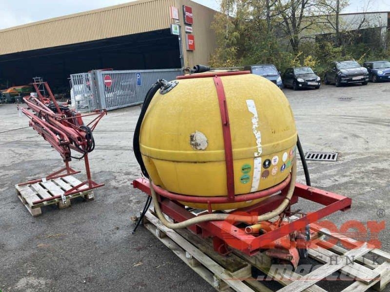 Rau 1.000 l Anhängespritzen