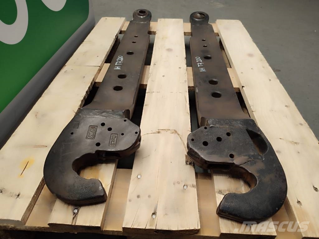 New Holland T7.220 rear linkage lower arm Boom I dipper ruke