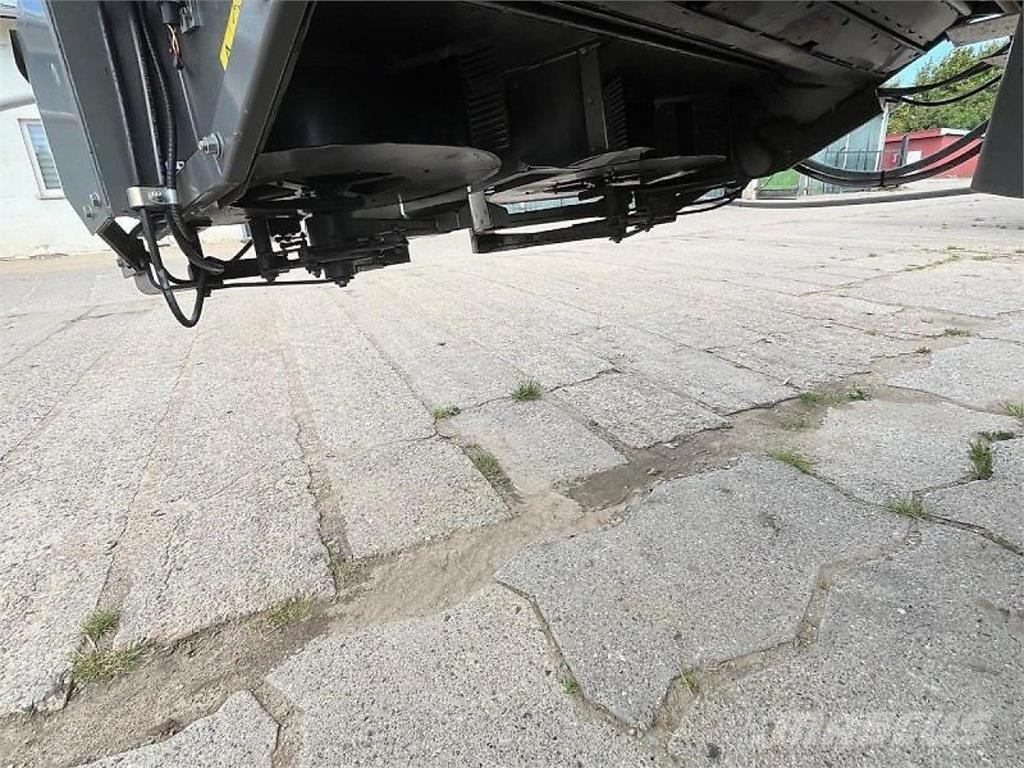 CLAAS Lexion 600 TT 聯合收穫機