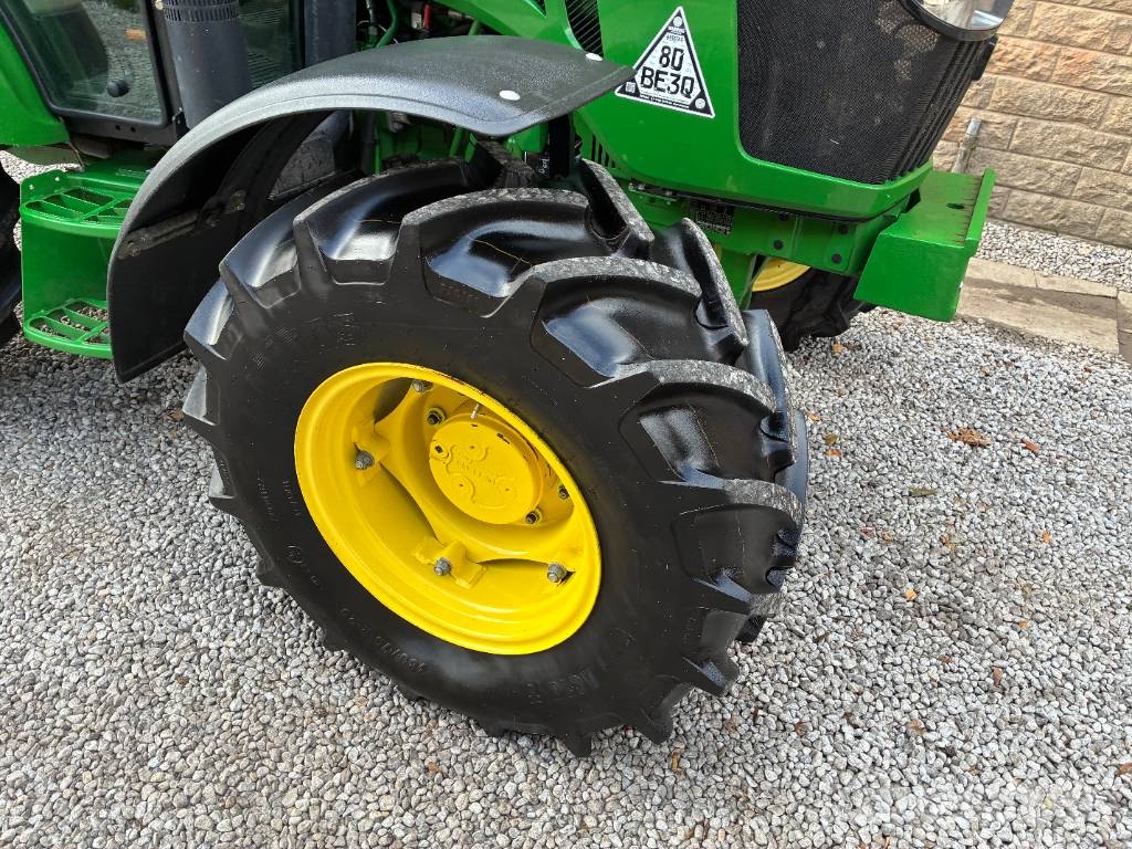 John Deere 5075E Traktori