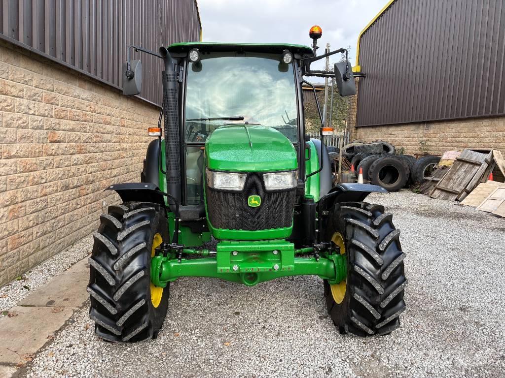 John Deere 5075E Traktori