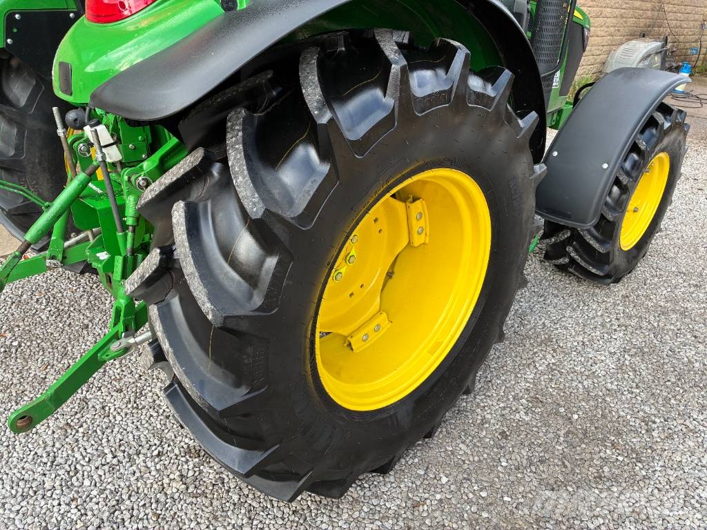 John Deere 5075E Traktori