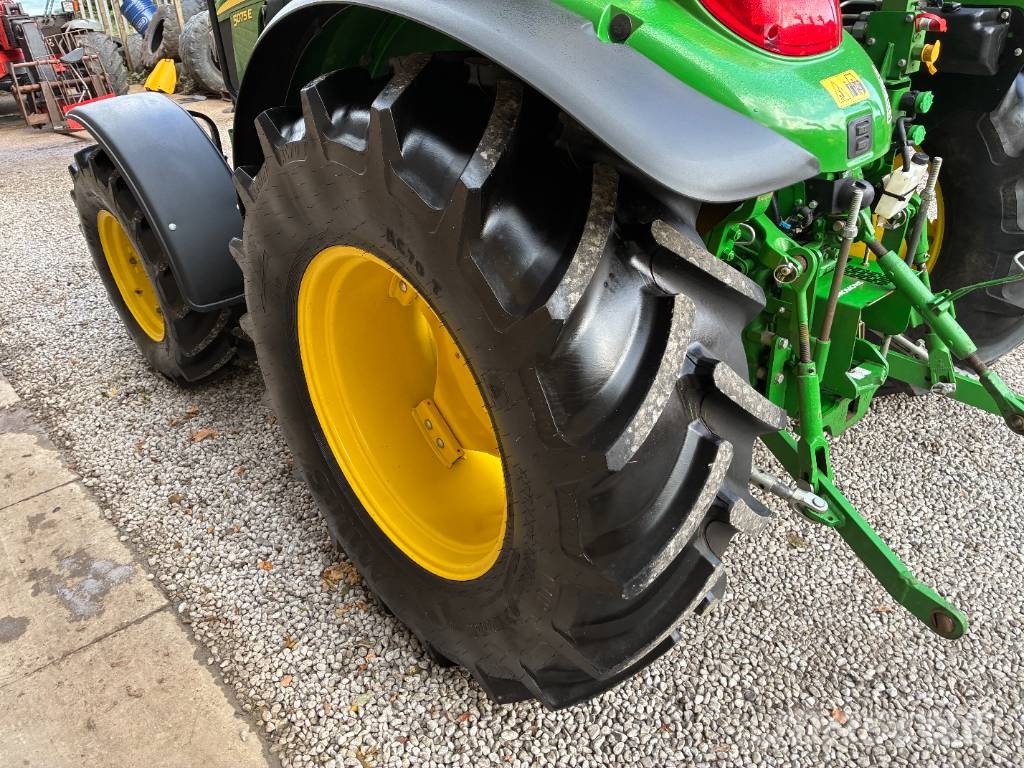 John Deere 5075E Traktori