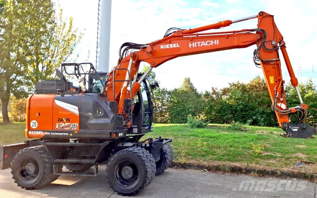 Hitachi ZX 135 W-7 Pyöräkaivukoneet