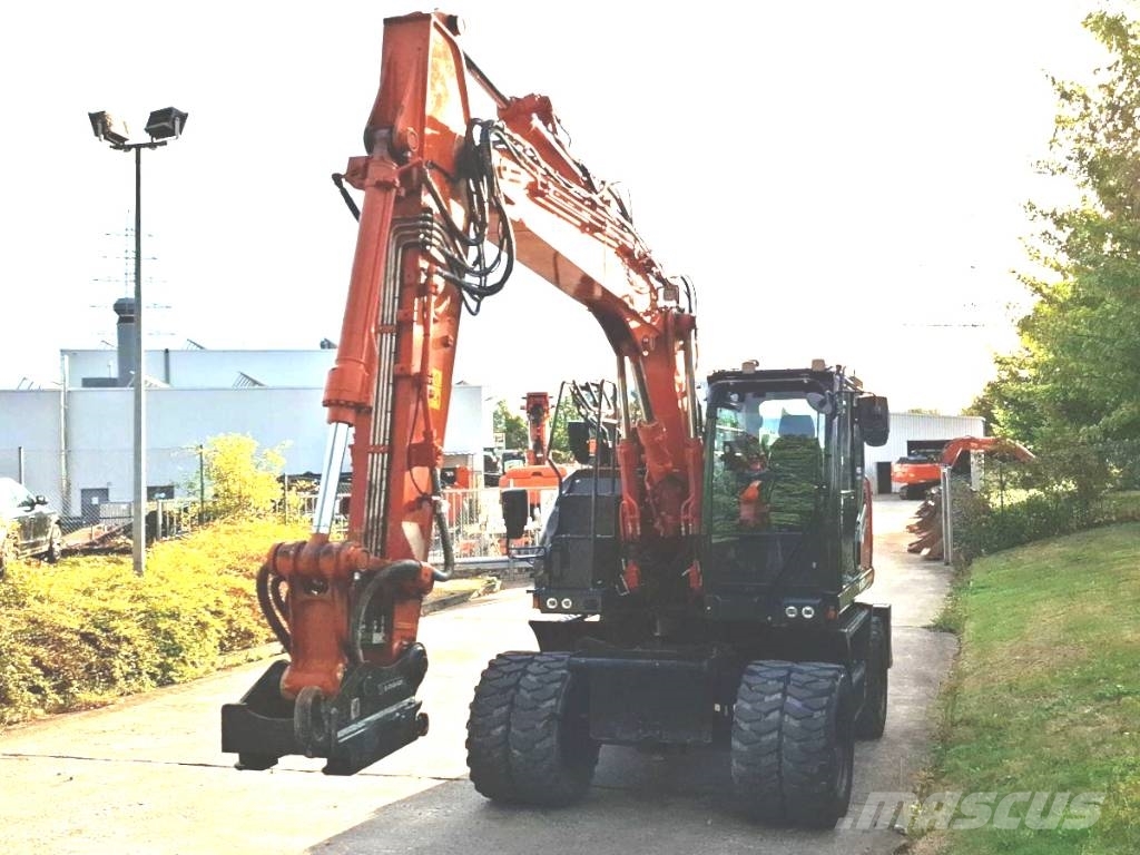 Hitachi ZX 135 W-7 Pyöräkaivukoneet