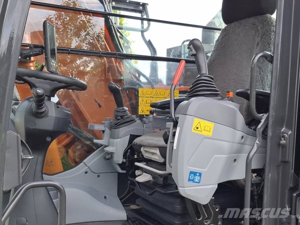 Hitachi ZX 135 W-7 Pyöräkaivukoneet