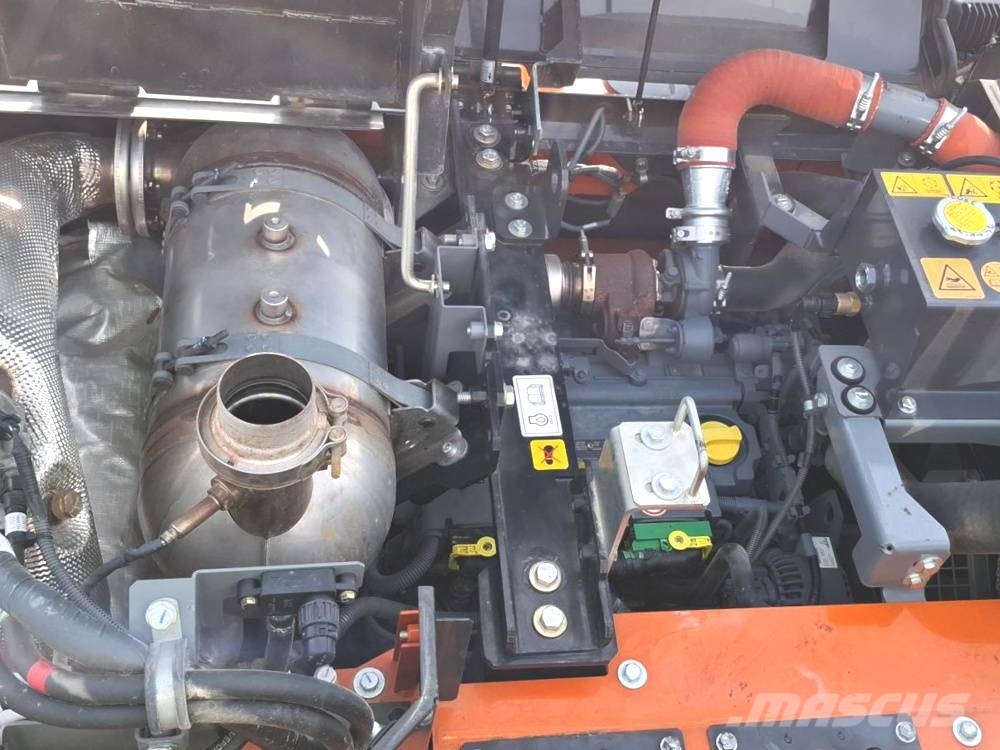 Hitachi ZX 135 W-7 Pyöräkaivukoneet