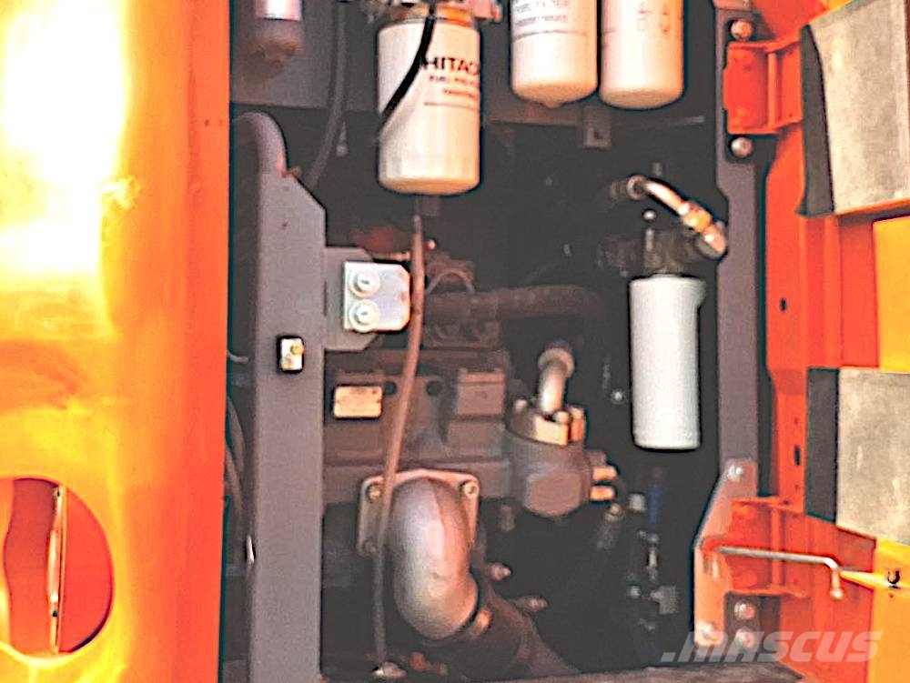 Hitachi ZX 135 W-7 Pyöräkaivukoneet