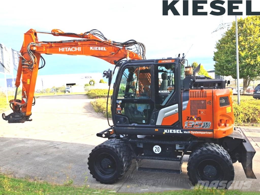 Hitachi ZX 135 W-7 Pyöräkaivukoneet