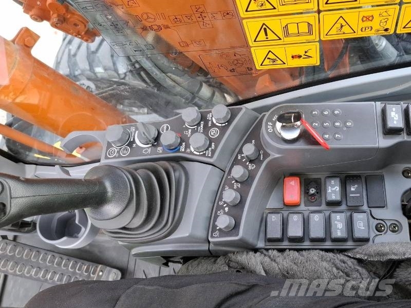 Hitachi ZX 135 W-7 Pyöräkaivukoneet