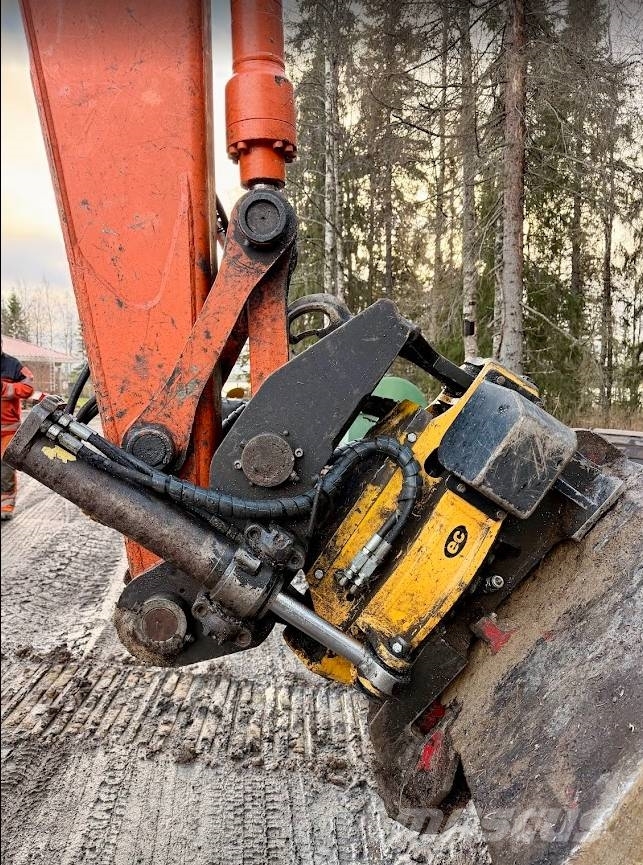 Hitachi EX 135 USR Bagri goseničarji