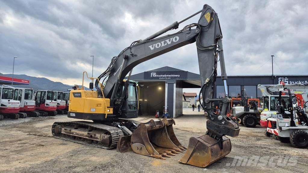 Volvo ECR235DL - 2013 YEAR - 10370 HOURS - 3X BUCKETS حفارات بعجل