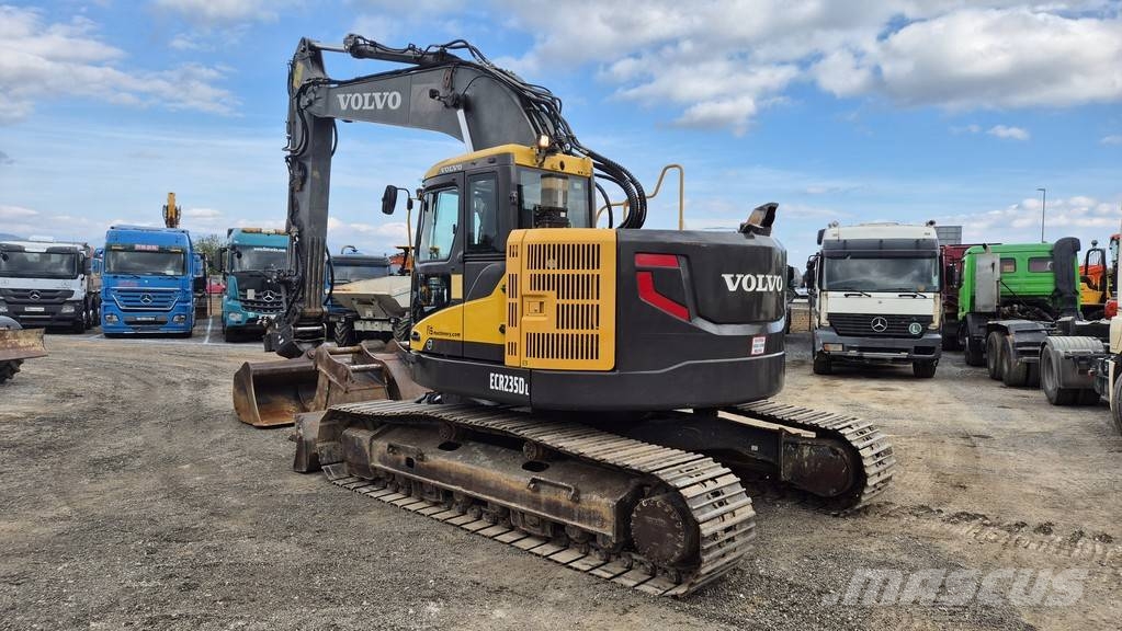 Volvo ECR235DL - 2013 YEAR - 10370 HOURS - 3X BUCKETS حفارات بعجل