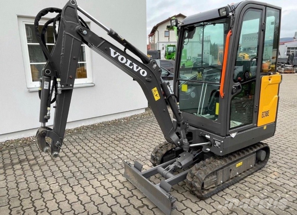 Volvo EC 18 E حفارات صغيرة أقل من 7 طن (حفارات صغيرة)