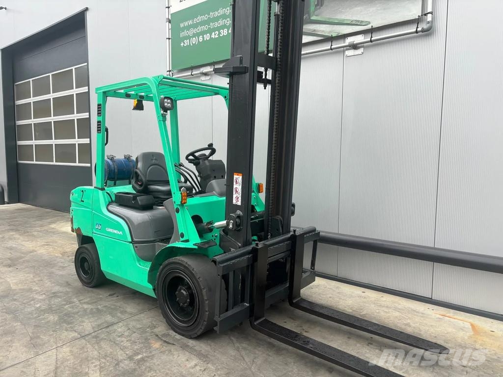 Mitsubishi FG35NT Heftruck Камиони с АГУ