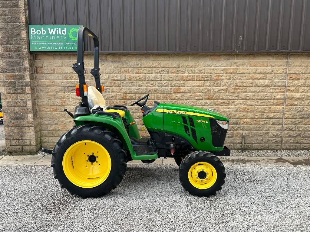 John Deere 3038E Traktorer