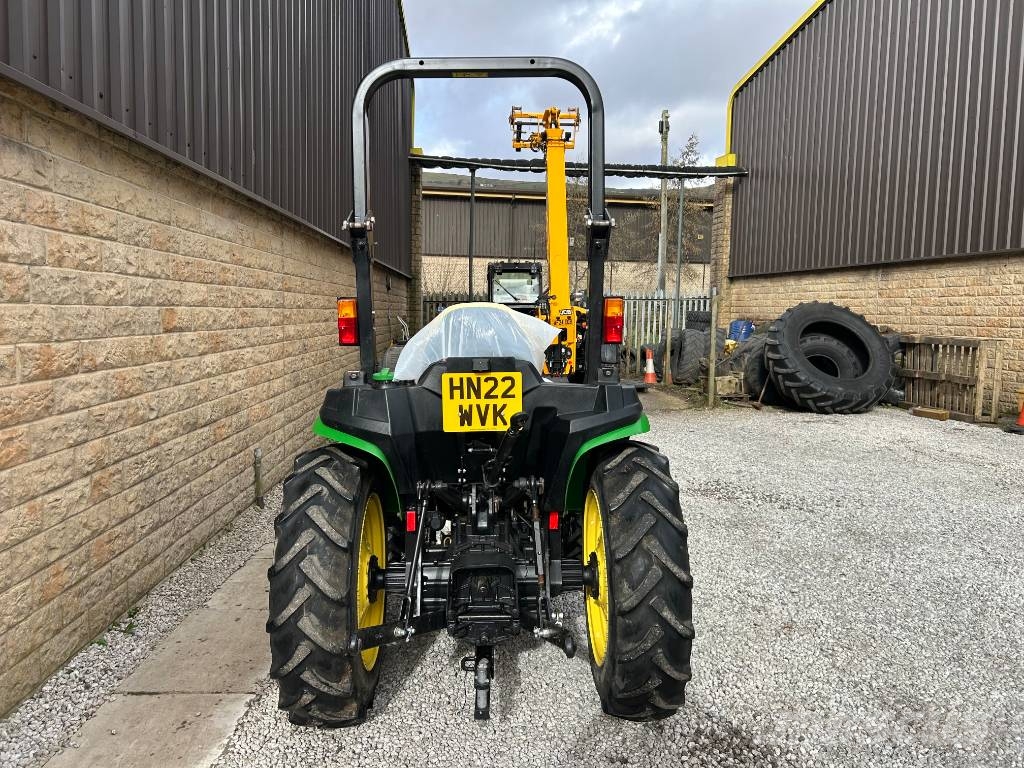 John Deere 3038E Traktorer