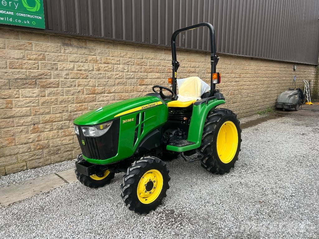 John Deere 3038E Traktorer