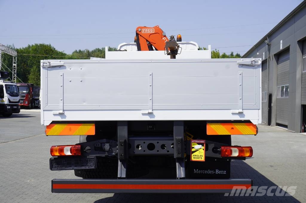 Mercedes-Benz Arocs 1827 4x2 / 70 tho km!!! / Fassi F135A.0.22 شاحنات مسطحة/مفصلية الجوانب