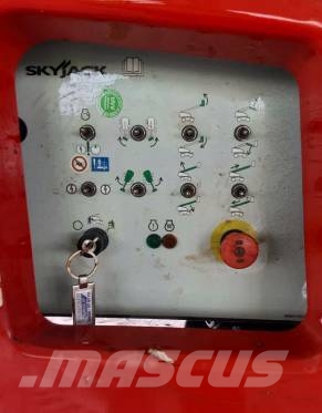 SkyJack SJ 45 T Teleskoop poomtõstukid