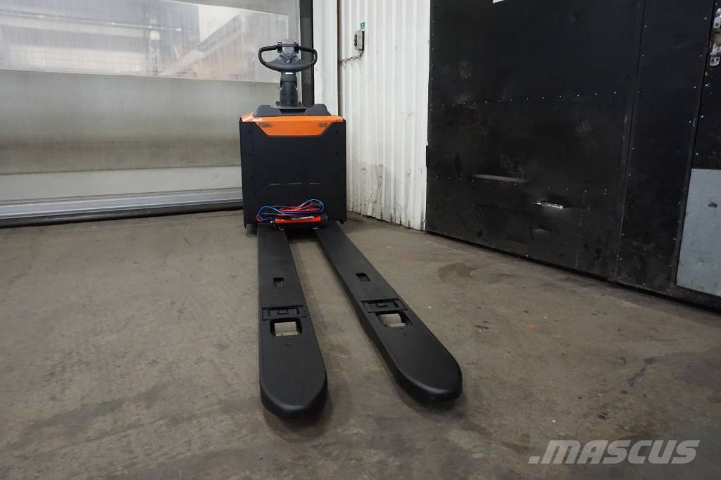 Toyota LPE250 Montacargas con plataformas de baja elevación