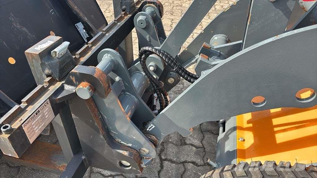 GiANT 1100 Rataslaadurid