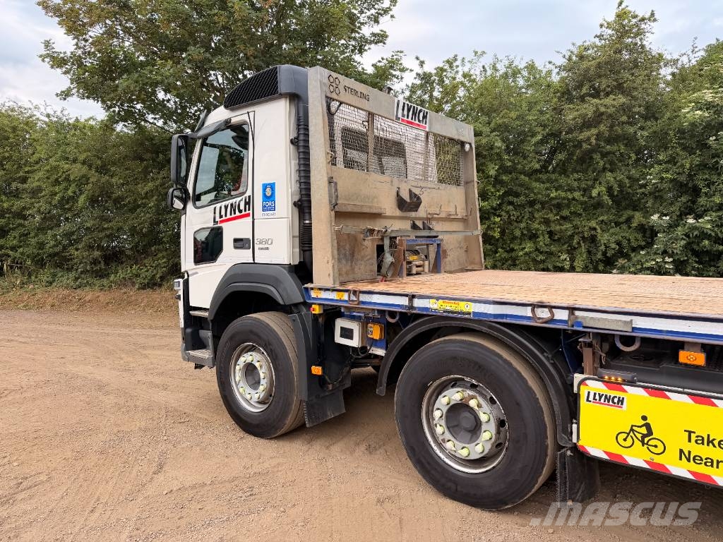 Volvo FM 380 8 X 2 Beavertail Flatbed Cheesewedge Camiones de superficie plana/cabrestantes