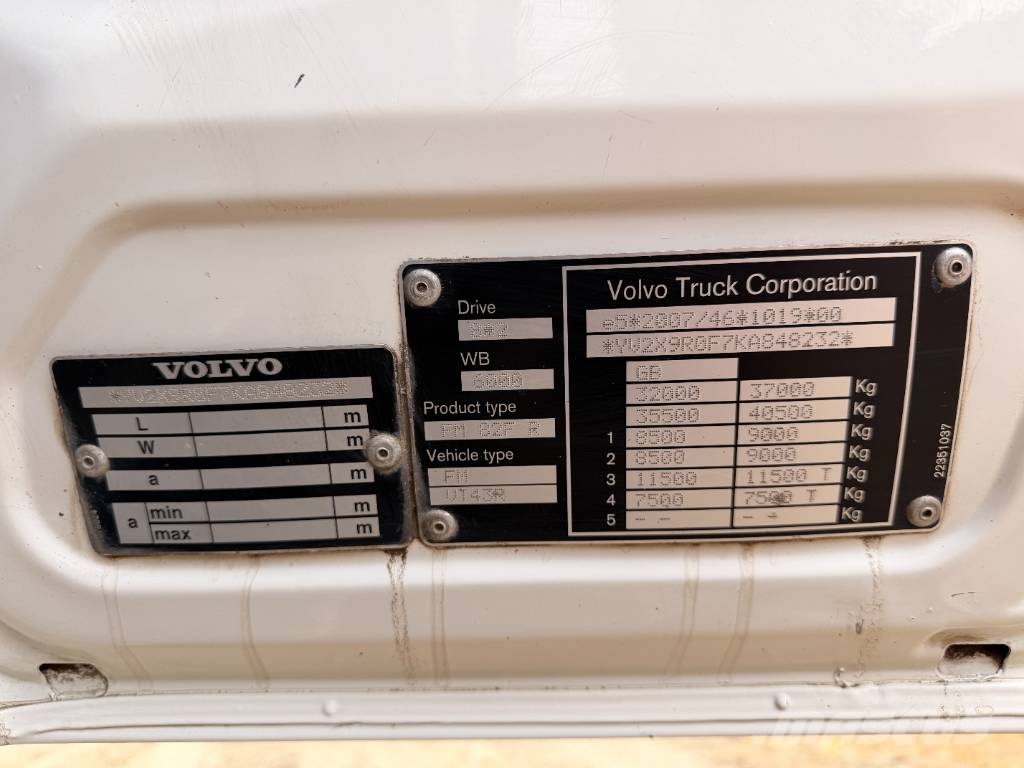 Volvo FM 380 8 X 2 Beavertail Flatbed Cheesewedge Camiones de superficie plana/cabrestantes