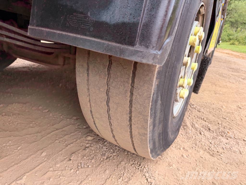 Volvo FM 380 8 X 2 Beavertail Flatbed Cheesewedge Camiones de superficie plana/cabrestantes