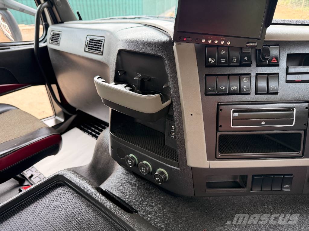 Volvo FM 380 8 X 2 Beavertail Flatbed Cheesewedge Camiones de superficie plana/cabrestantes