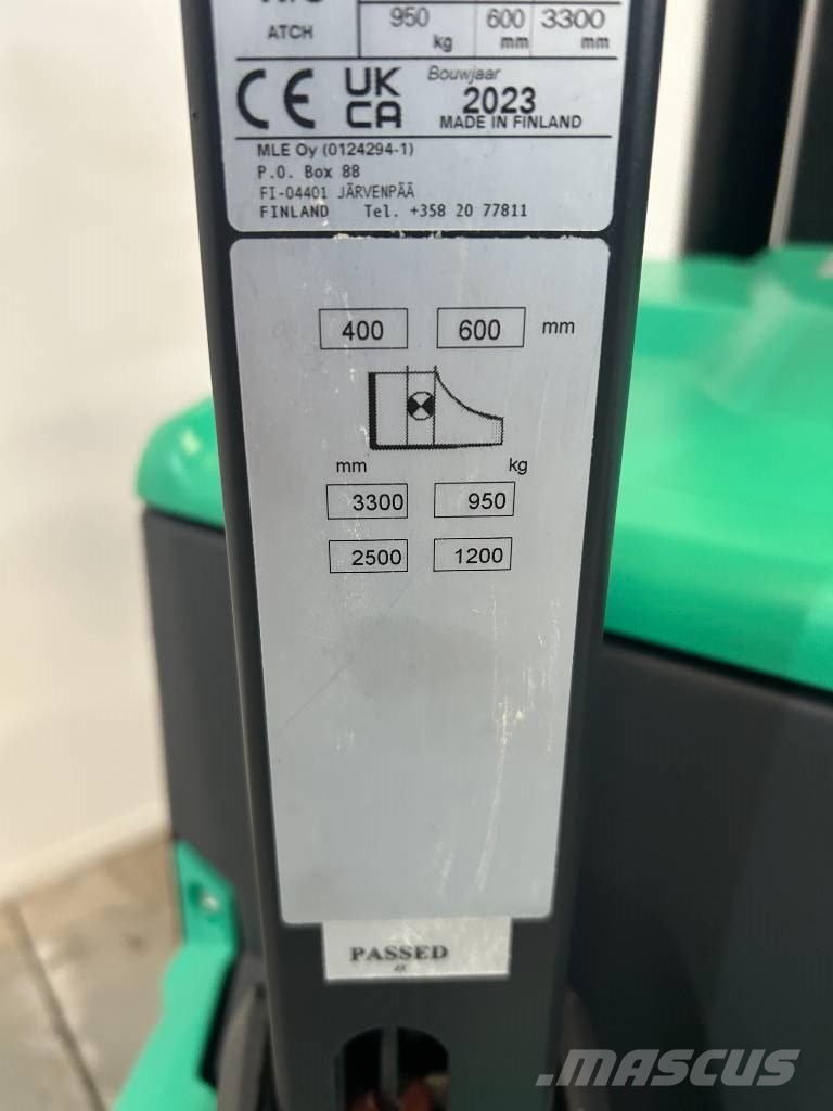 Mitsubishi SBP 12 N3 Montacargas manual
