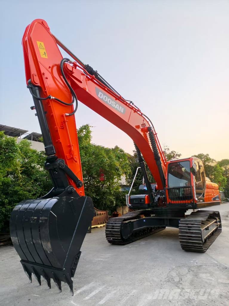 Doosan DX300LC-9C Raupenbagger