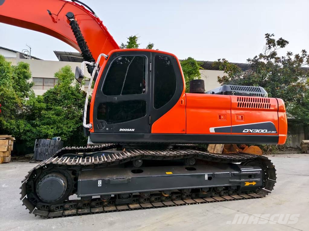 Doosan DX300LC-9C Raupenbagger