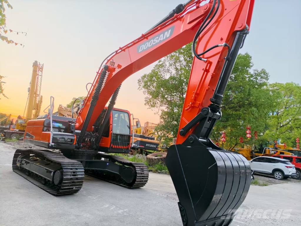 Doosan DX300LC-9C Raupenbagger