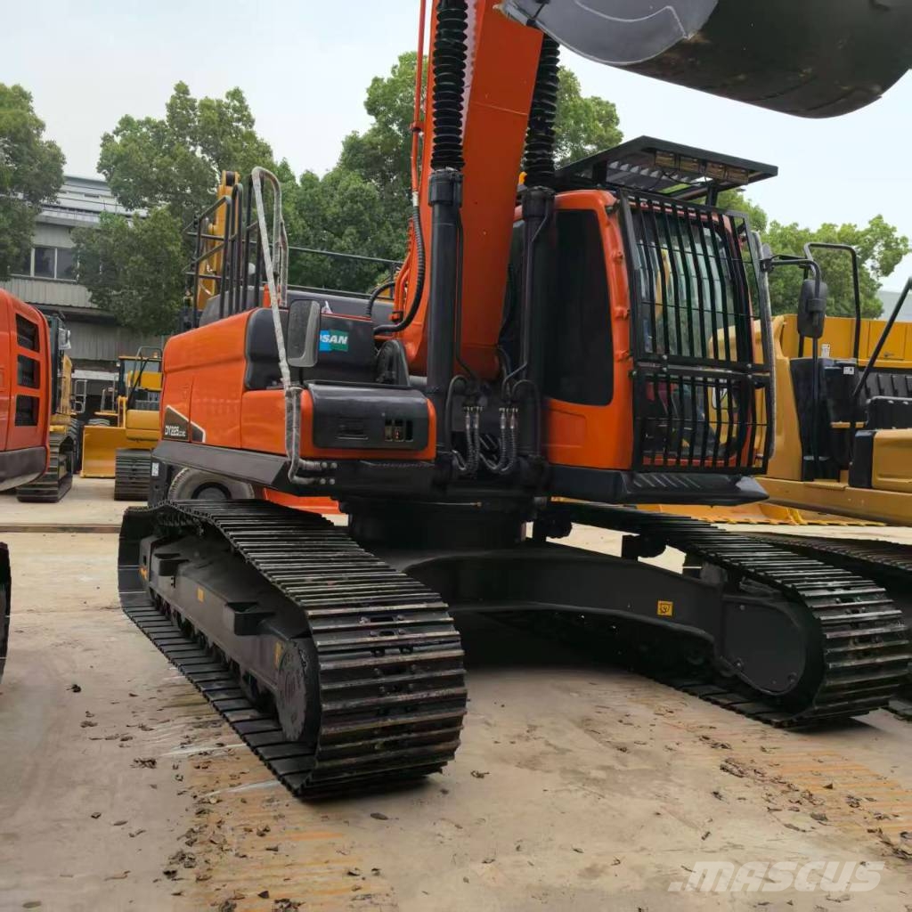 Doosan DX 225 LCA Kāpurķēžu ekskavatori