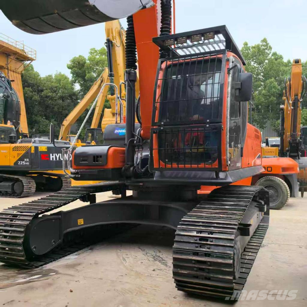 Doosan DX 225 LCA Kāpurķēžu ekskavatori