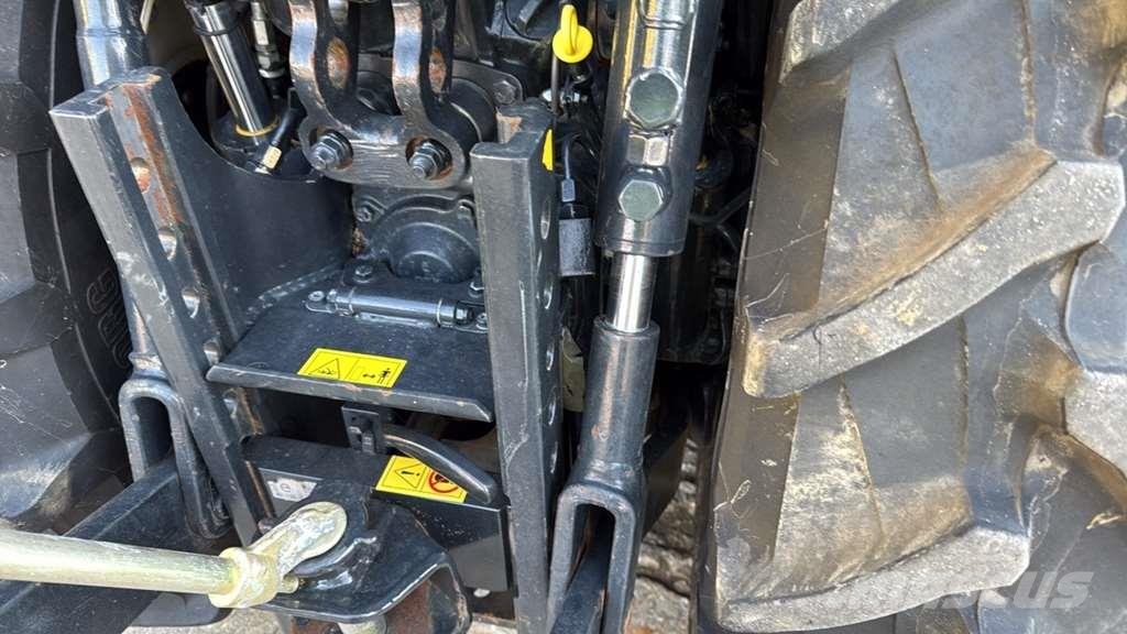 New Holland T4.100V Tractor Traktori