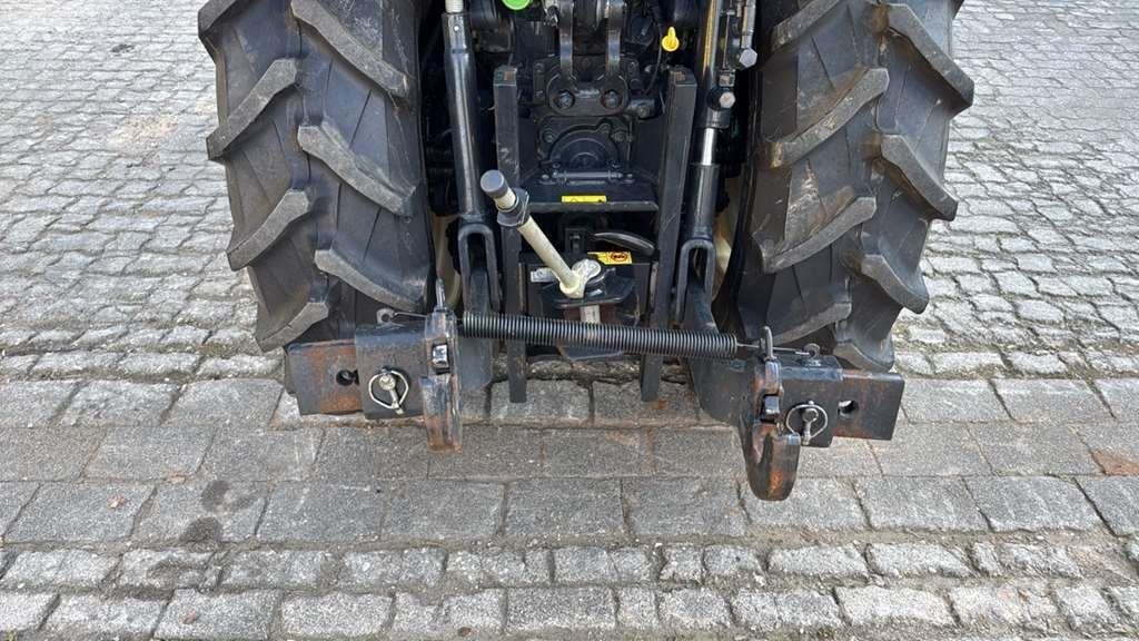 New Holland T4.100V Tractor Traktori