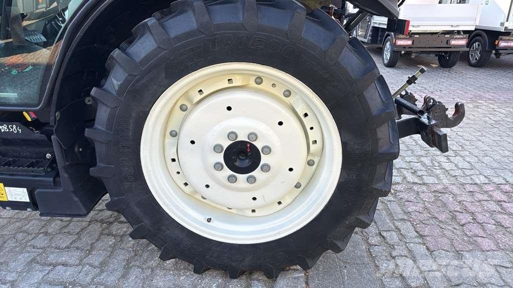 New Holland T4.100V Tractor Traktori