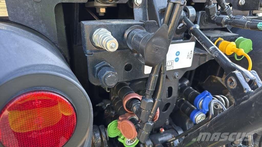 New Holland T4.100V Tractor Traktori