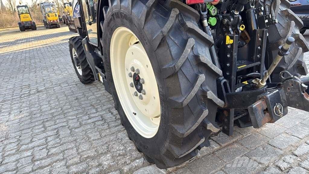New Holland T4.100V Tractor Traktori
