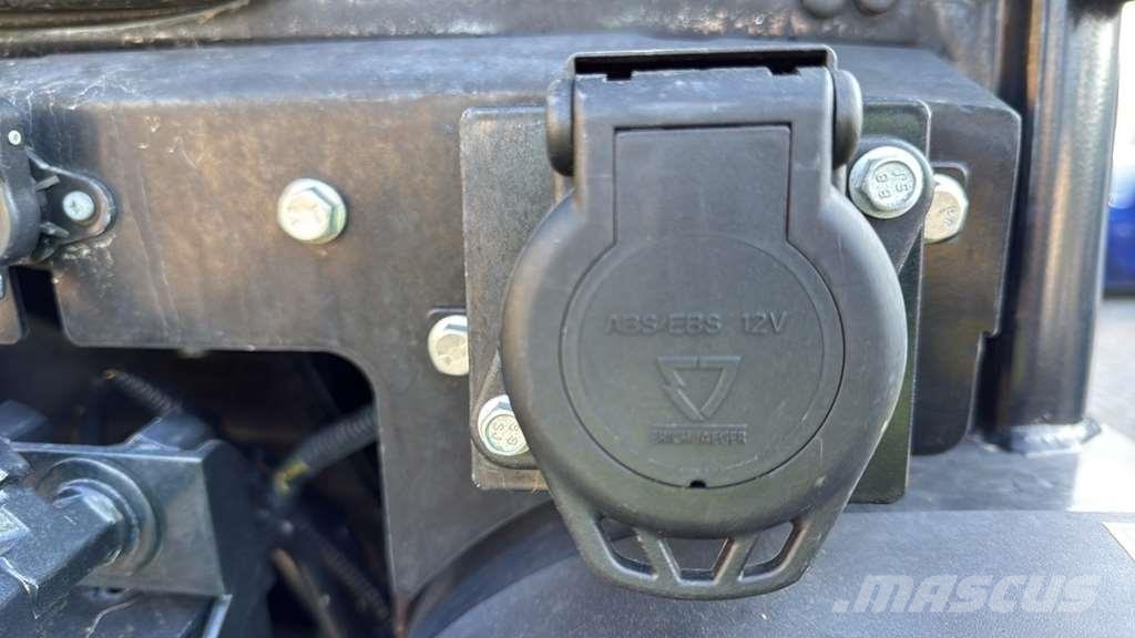 New Holland T4.100V Tractor Traktori