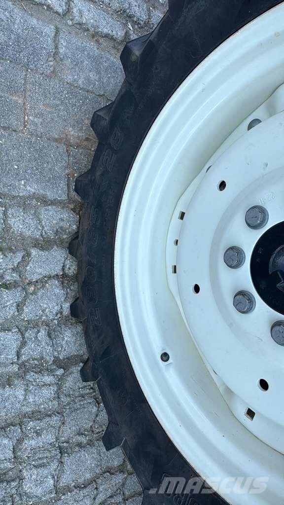 New Holland T4.100V Tractor Traktori